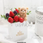 عکس ژورنالی باکس تدی و شاتوت در کنار ماگ سفید