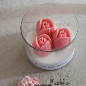 عکس نمای دور شات سه لاله سفید صورتی