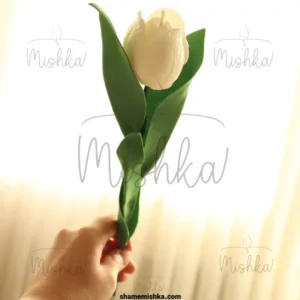نمای دور محصول شمع شاخه گل لاله جاویدان